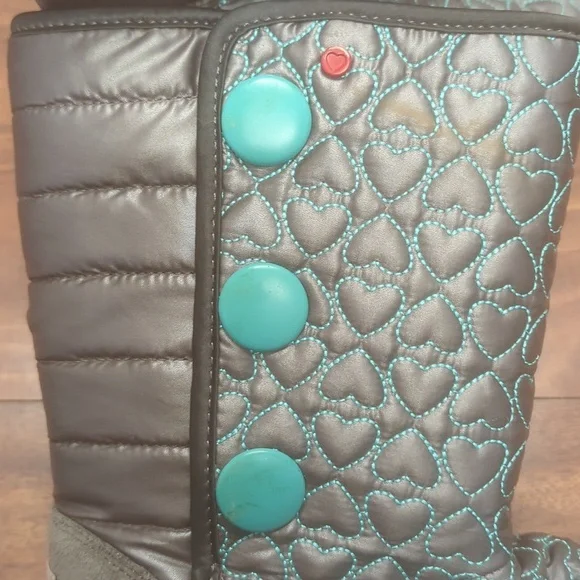 UGG Girls Boots - Picture 10 of 11